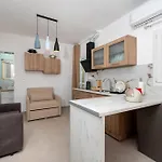 Alexandros Mini بيريسا