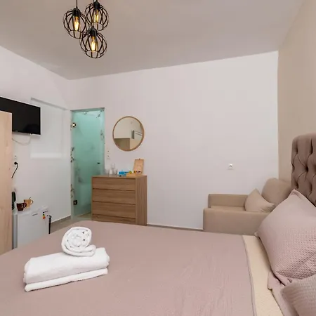 Alexandros Mini Daire