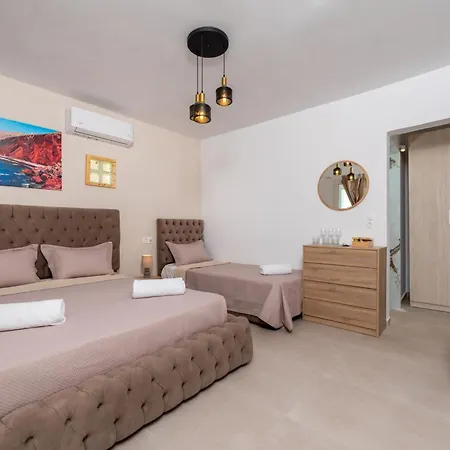 Alexandros Mini * Perissa (Santorini)