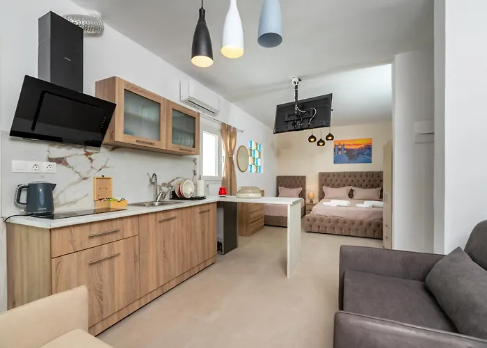 Alexandros Mini Перисса